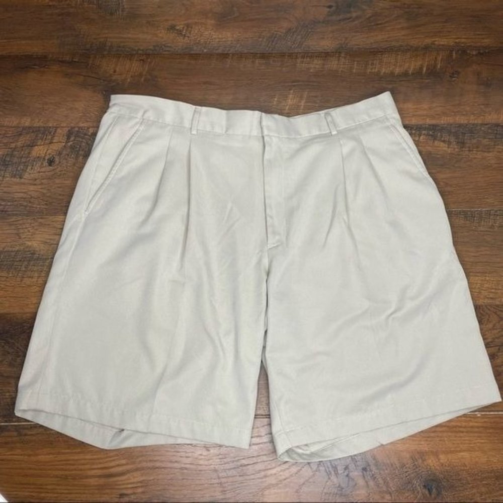 Greg‎ Norman Pleated Performance Shorts - Size 40